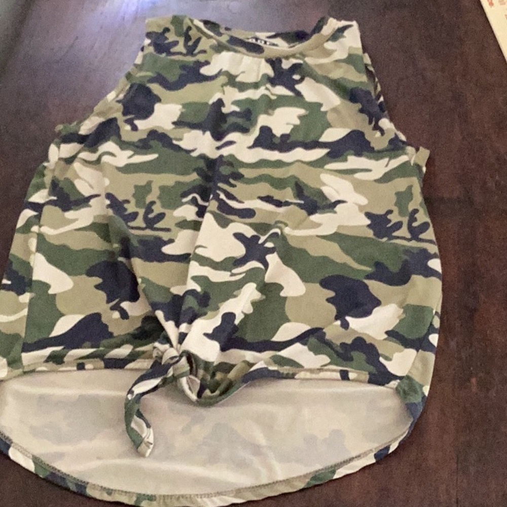 Poof Camouflage Tank Top Sz M